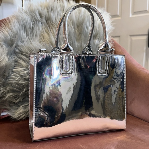 Fashion Made Me Do It Metallic Tote w/ Adjustable Strap. - Picture 2 of 3